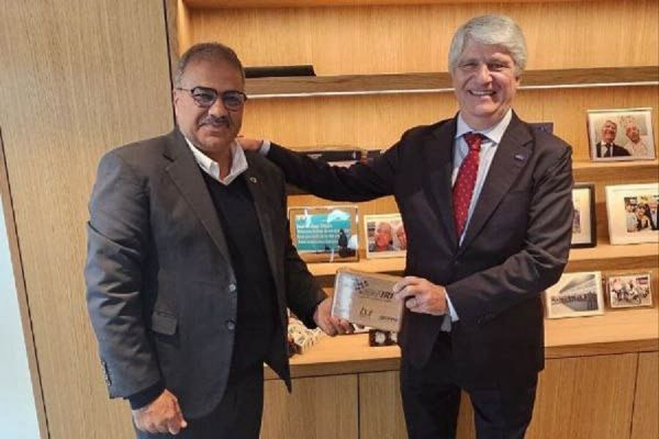 وگاس پیشرفت زنان موتورسوار ایران ستودنی است