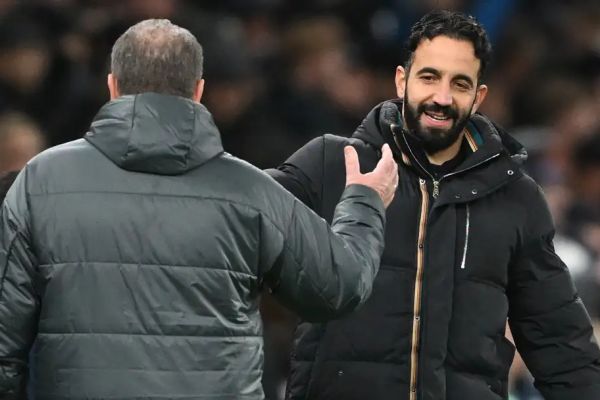 منچستریونایتد از تاتنهام باشگاه بزرگتری است