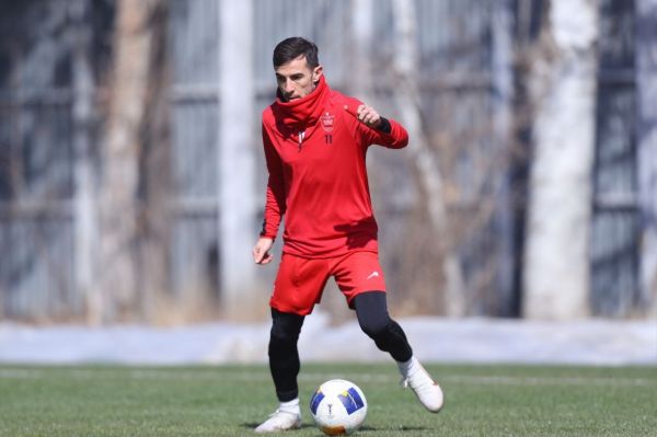 فرشاد احمدزاده بهدنبال گلزنی مقابل النصر