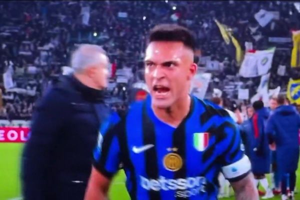  عکس؛ عصبانیت شدید هم‌تیمی طارمی پس از باخت مقابل یوونتوس