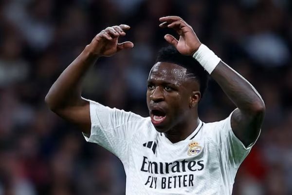 ستاره رئال مادرید یک باشگاه فوتبال خرید