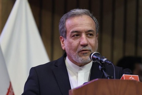 وزیر امور خارجه همه میدانند چه رنگی را در فوتبال دوست دارم