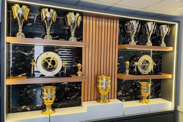 ادعای یک خبرگزاری؛ حکم توقیف اموال و جامهای پرسپولیس را داریم