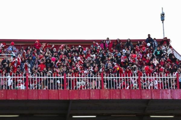 دیدار تراکتور - سپاهان بدون حضور بانوان