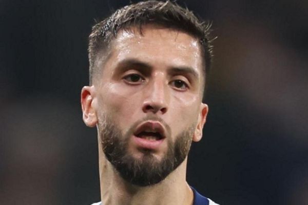 تاتنهام به دنبال تمدید قرارداد ستاره اروگوئهای