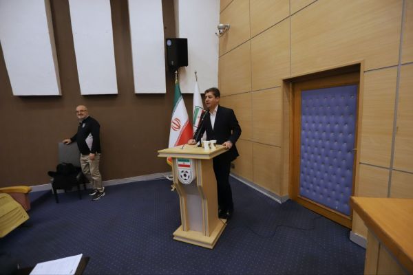  ممبینی  به داوران‌مان اعتماد داریم