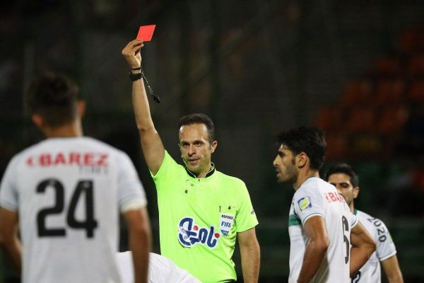  دو برادر با گرمکن قرمز؛ تصمیم‌گیران اصلی دربی پایتخت  عکس