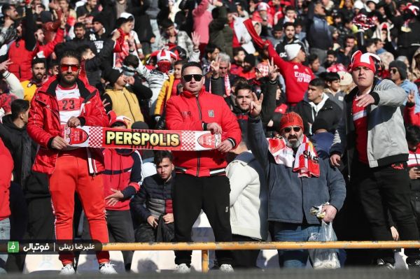  تماشاگر ویژه دربی روی سکوهای پرسپولیس   عکس