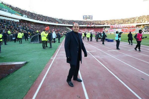 عالمی صحنه پنالتی استقلال را داور و VAR ندیدند