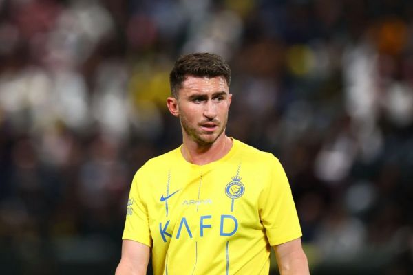  لاپورت غایب قطعی مقابل استقلال