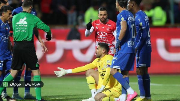 تغییر پنالتیزن قانونی بود؛ حسینی نباید اخراج میشد