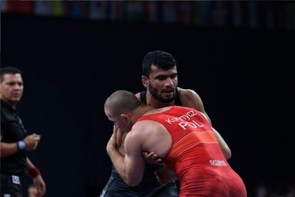  مهمدی  انتظار داشتم بهتر از المپیک کشتی بگیرم