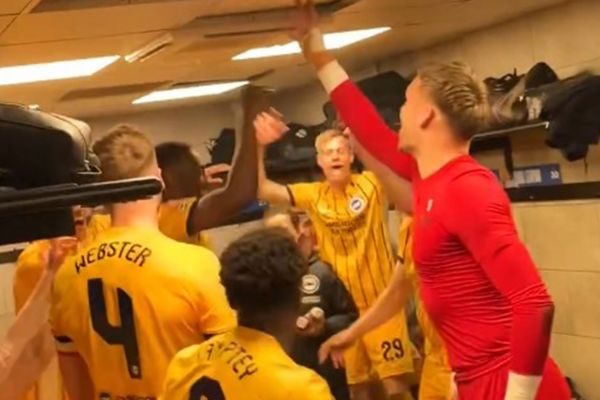  عکس؛ شرایط اسفناک رختکن مهمان ورزشگاه تیم انگلیسی