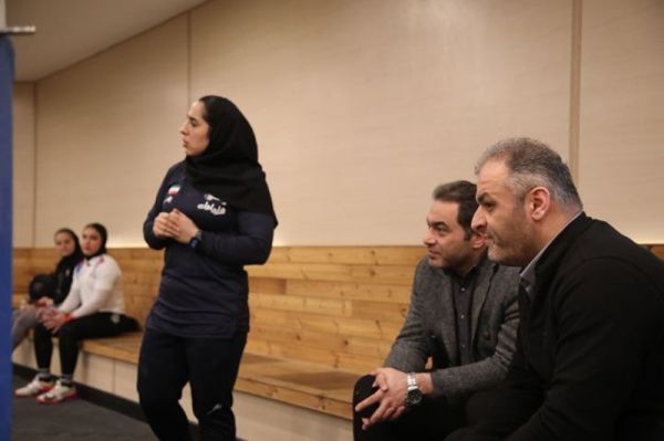 حضور انوشیروانی در تمرین تیم ملی وزنهبرداری بانوان