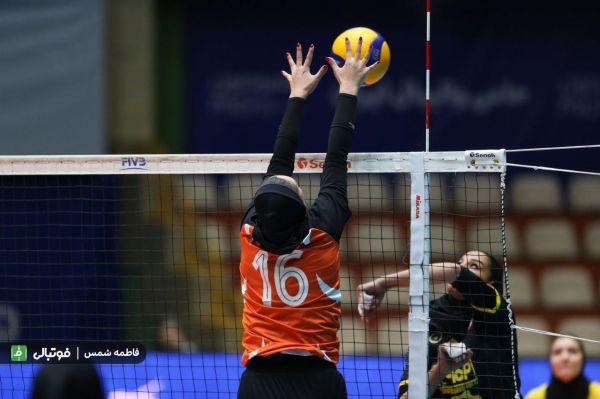 گزارش تصویری اختصاصی اولین دیدار مرحله نیمه نهایی لیگ والیبال زنان بین سایپا و سپاهان