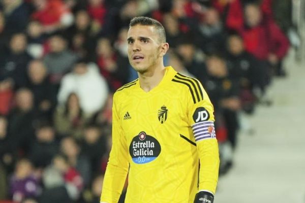  دروازه‌بان اسبق بارسلونا از فوتبال بازنشسته شد