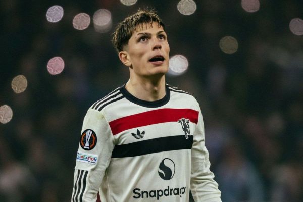 رقابت دو باشگاه ناپولی و اتلتیکو مادرید برای ستاره آرژانتینی منچستریونایتد