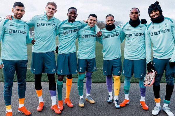  حمایت خیرخواهانه بازیکنان تاتنهام از بیماران سندروم داون