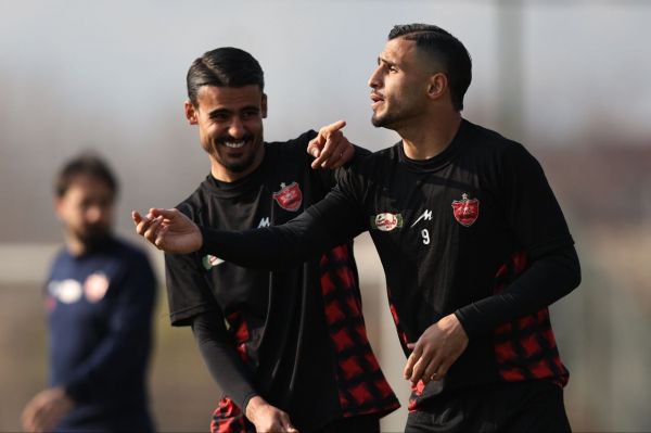 تمرین بانشاط پرسپولیسیها در زمین جدید