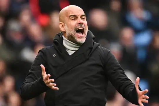 گواردیولا با خشم به داور مقابل برایتون چه گفت