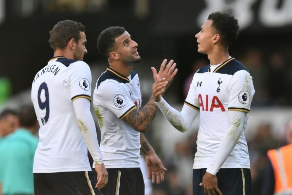 تلاش ستاره انگلیسی میلان برای نجات همتیمی سابقش