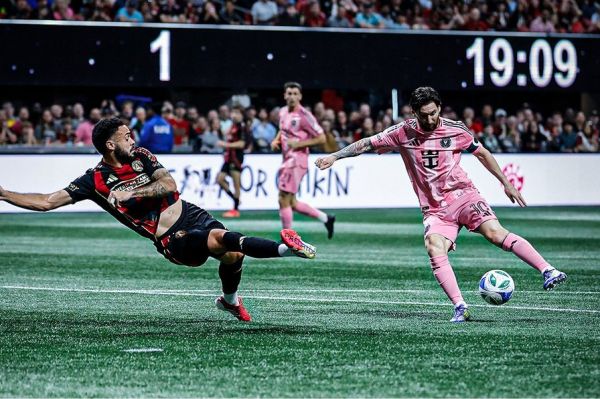  عکس؛ مسی و نابود کردن مدافع تیم آمریکایی