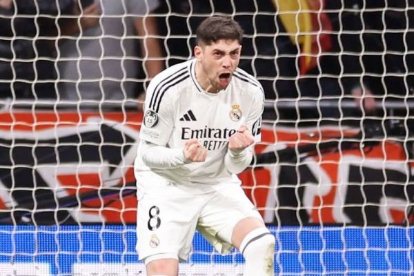 والورده در چه صورتی دیگر در پست مدافع راست قرار نمیگیرد