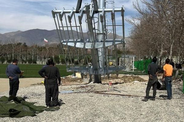 نصب دکلهای نوری در زمین شماره یک ملی فوتبال