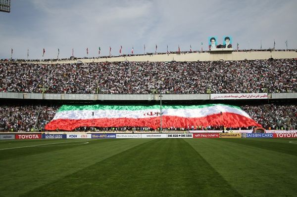 ایران - امارات؛ برپایی ایستگاههای توزیع افطار در ورزشگاه آزادی