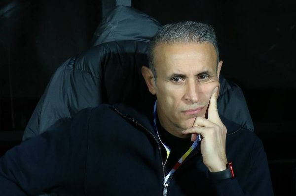 کنایه عجیب خیابانی به گل محمدی؛ قهرمانی با دستهای پشت پرده