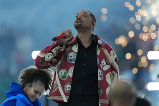  عکس؛ اجرای ستاره فیلم «مردان سیاه‌پوش» قبل از فینال کونکاکاف