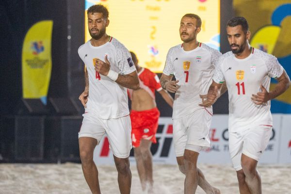  قضاوت داوران عمانی در دیدار ایران و امارات