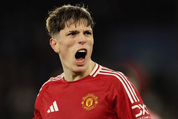 دوازده بازیکن در لیست مازاد منچستریونایتد