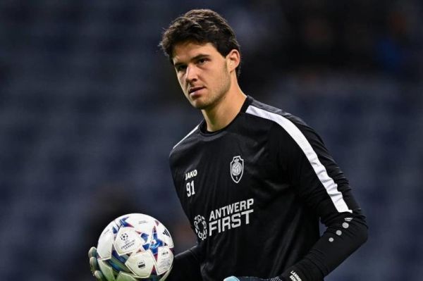  شیاطین سرخ به‌دنبال جذب دروازه‌بان آنتورپ