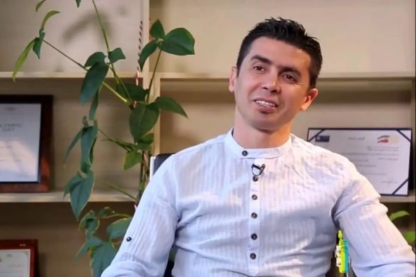 سقوط ۶ متری بازیکن اسبق استقلال از درخت عکس