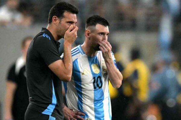  حمایت سرمربی و بازیکنان آرژانتین از مسی