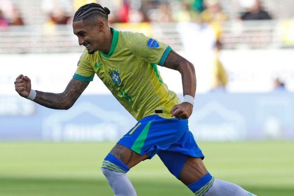 خشم اسطوره برزیلی از ستاره بارسلونا