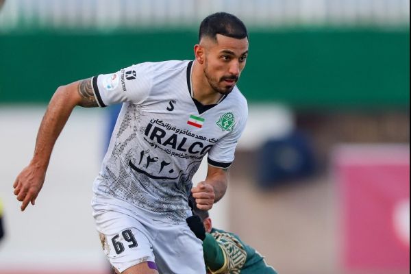  کری گلزن آلومینیوم پیش از بازی با تراکتور  در اراک تیم‌ها زمین‌گیر می‌شوند