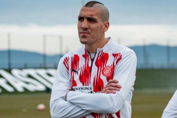 هافبک خیرونا مقابل بارسلونا بازی میکند