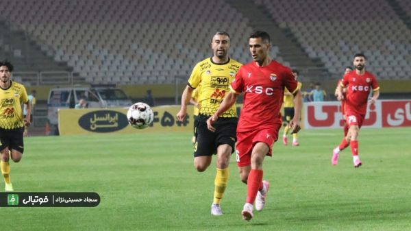 ملیپوش فولاد یک تنه سپاهان را به کورس برگرداند ویدیو