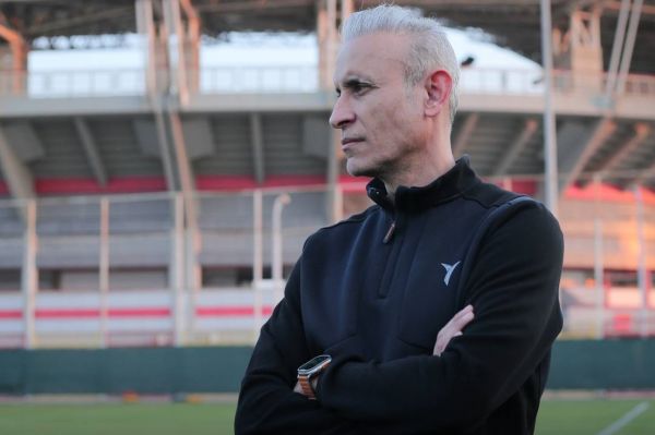 گلمحمدی صف اول مبارزه با جادوگری و خرافات هستم