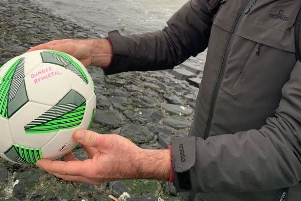  ماجرای عجیب توپی که از اسکاتلند تا هلند سفر کرد