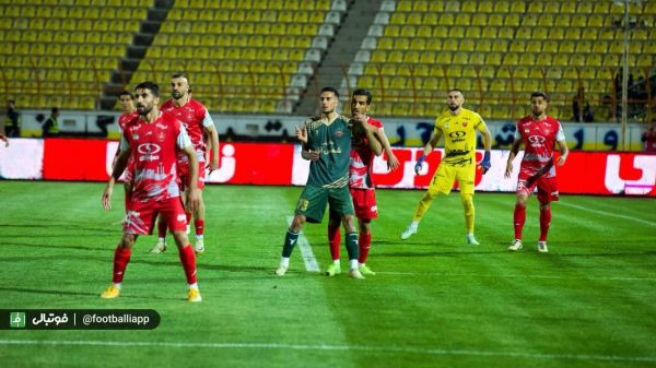 رحمتی دوباره از پرسپولیس جام میگیرد عکس