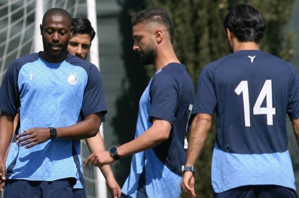 حس گس هواداران استقلال به مصدومیت جوما