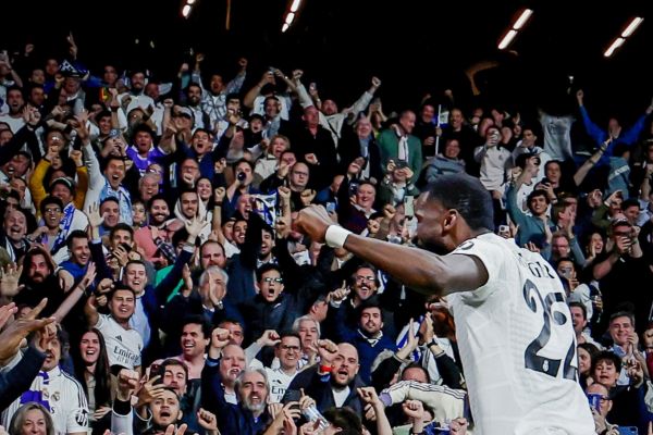  عکس؛ خوشحالی رودیگر میان هواداران رئال مادرید در دقیقه 115