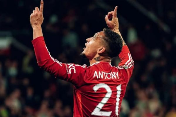 آرسنال به دنبال جذب مهاجم جنجالی از منچستریونایتد