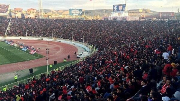 بینظمی عجیب؛ جایگاه خبرنگاران به اشغال هواداران درآمد