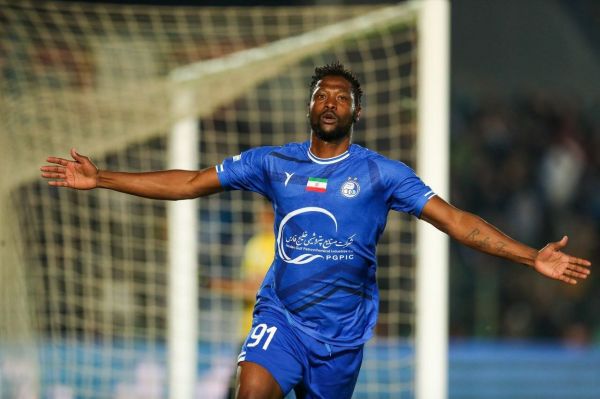 انتقاد علیرضا اکبرپور از جوما من با۵۳ ساله از او آمادهترم