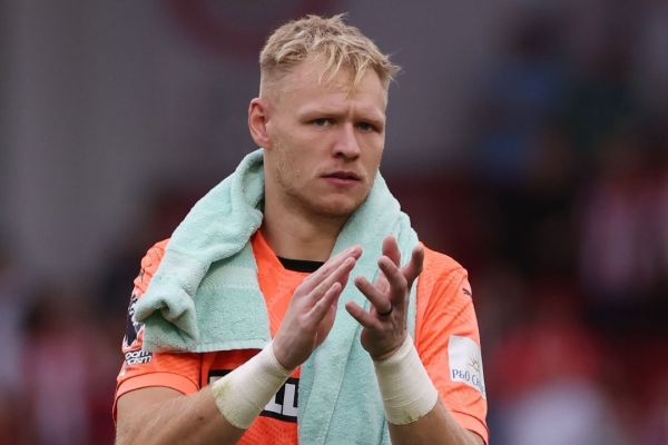  سنگربان انگلیسی در صورت سقوط به چمپیونشیپ با ساوتهمپتون ادامه خواهد داد