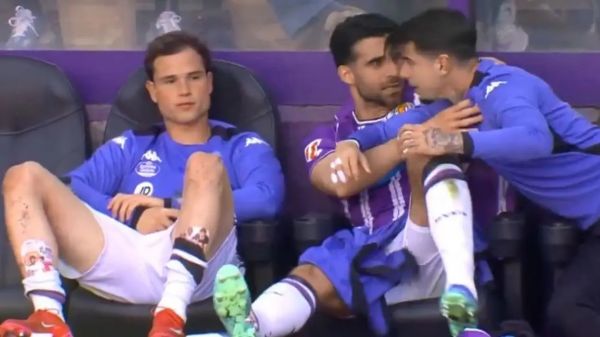  لحظه‌ای که بازیکن وایادولید روی نیمکت به هم‌تیمی خود حمله کرد